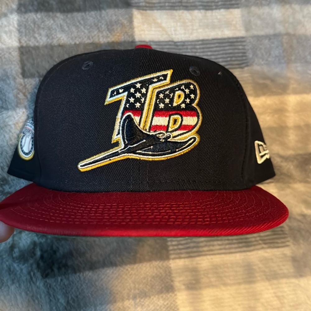 New era Tampa Bay rays hat with American League side patch. Size 7 1/4.